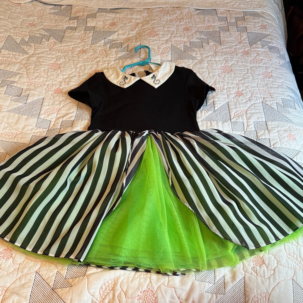 Taylor Joelle Sandworm dress